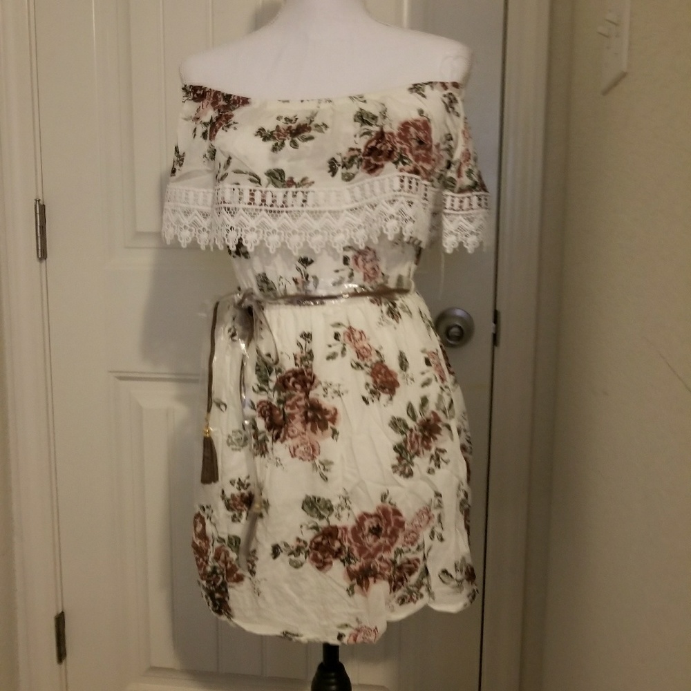 💦Ivory Floral Dress - Picture 4 of 5